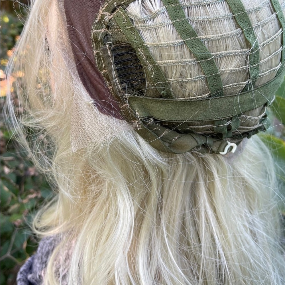 Beautiful blonde wig, synthetic custom made